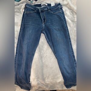 Size 18 jeans lightly worn letter “b” on tag